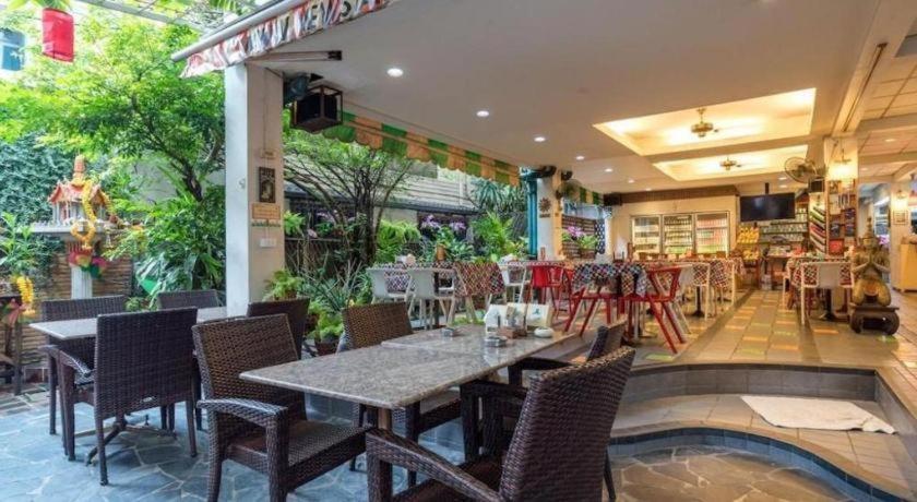 New Siam Guest House Bangkok Exterior photo