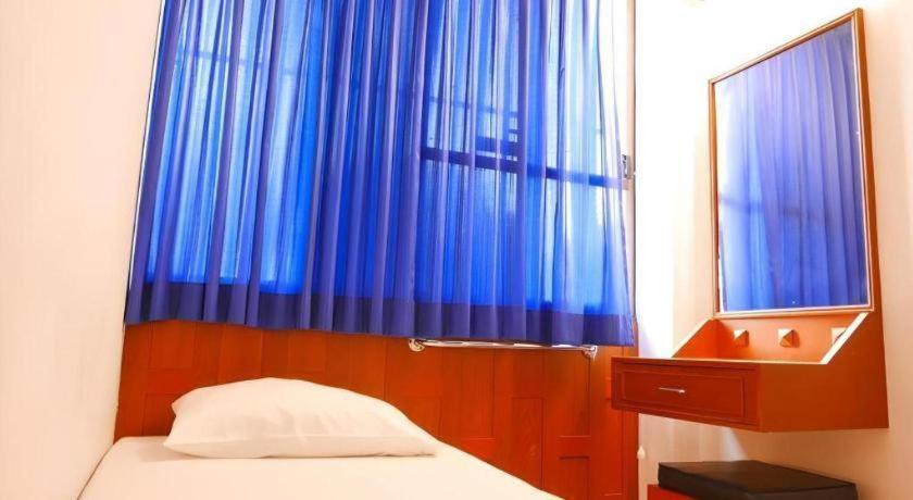 New Siam Guest House Bangkok Exterior photo